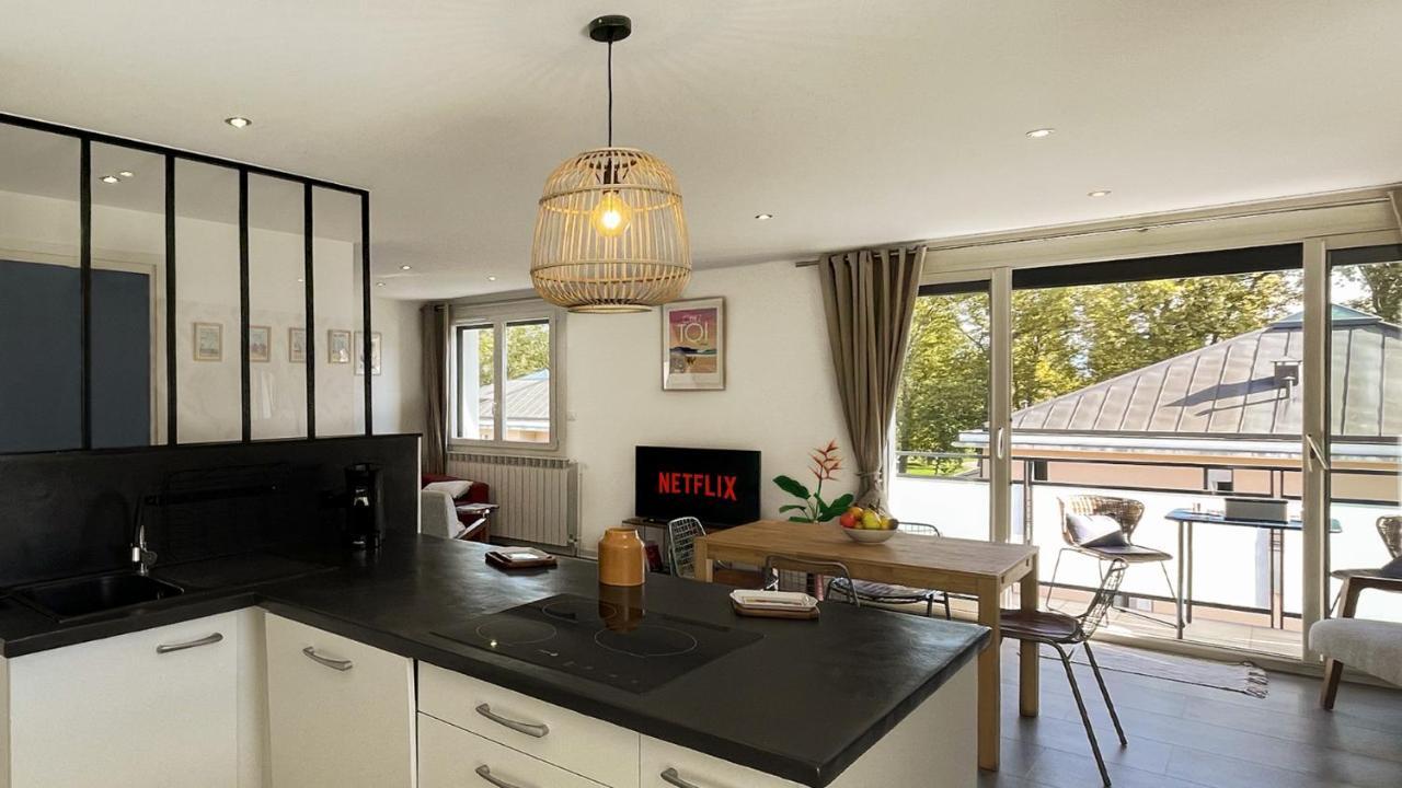 Homey Montaigne - New - A 1 Min A Pied Du Lac D'Annecy - 2 Balcons Prives - Appartement Avec 2 Chambres - Stationnement Gratuit Toute L'Annee Sauf En Ete - Juin A Aout Екстер'єр фото